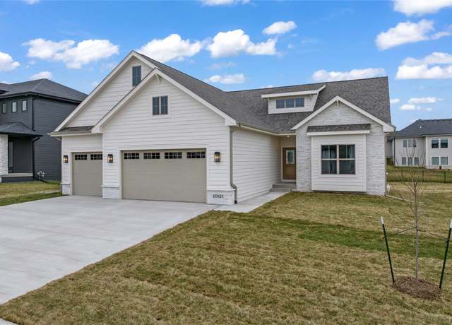 Property at 17621 Hammontree Dr, Clive, IA 50325, 6 beds, 3 baths