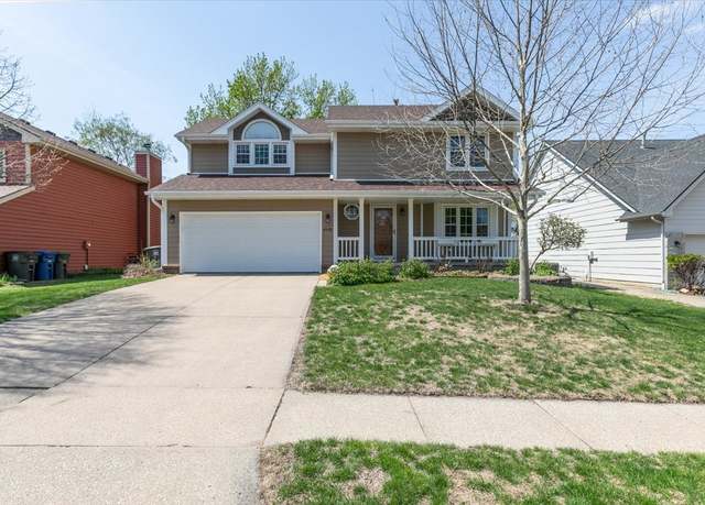 Property at 4508 49th St, Des Moines, IA 50310, 3 beds, 3.5 baths
