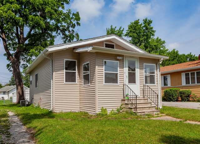 Property at 3308 Cambridge St, Des Moines, IA 50313, 3 beds, 1 bath