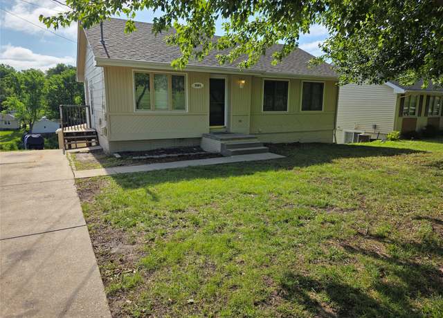 Property at 5501 S Union St, Des Moines, IA 50315, 4 beds, 2 baths