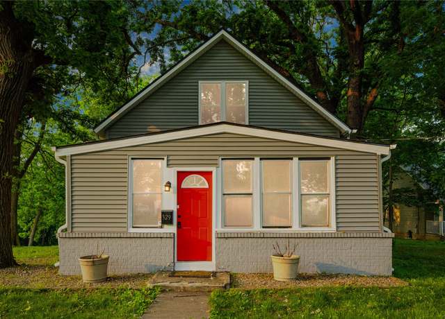 Property at 329 E Creston Ave, Des Moines, IA 50315, 3 beds, 2 baths