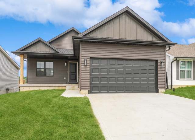 Property at 305 S Valley View Dr, Norwalk, IA 50211, 3 beds, 2 baths