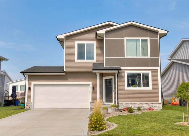 Property at 616 NE Pearl Dr, Ankeny, IA 50021, 3 beds, 3 baths