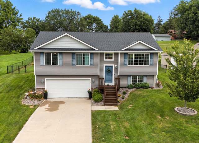 Property at 110 Rolling Vista Pl, Indianola, IA 50125, 3 beds, 2 baths