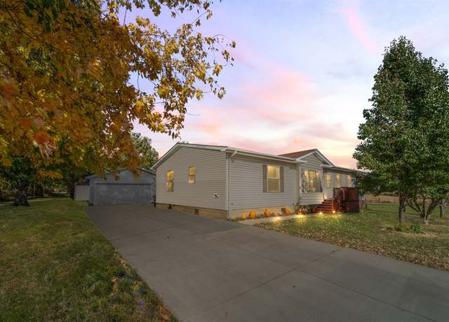 Property at 206 & 208 E Minerva St, Albion, IA 50005, 3 beds, 2 baths