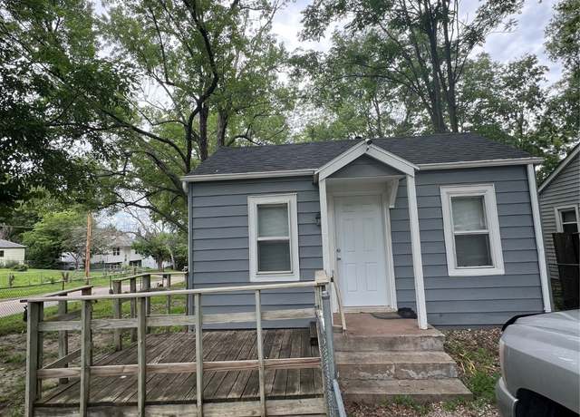 Property at 3618 Dubuque Ave, Des Moines, IA 50317, 2 beds, 1 bath