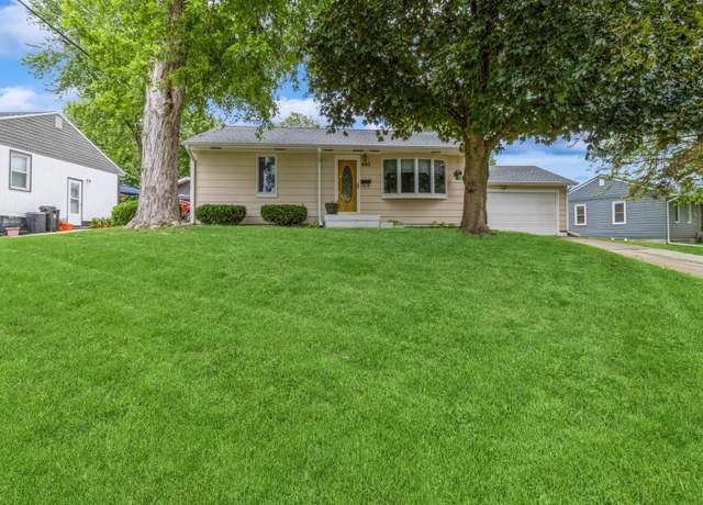 Property at 602 E 22nd St S, Newton, IA 50208, 3 beds, 1.5 baths