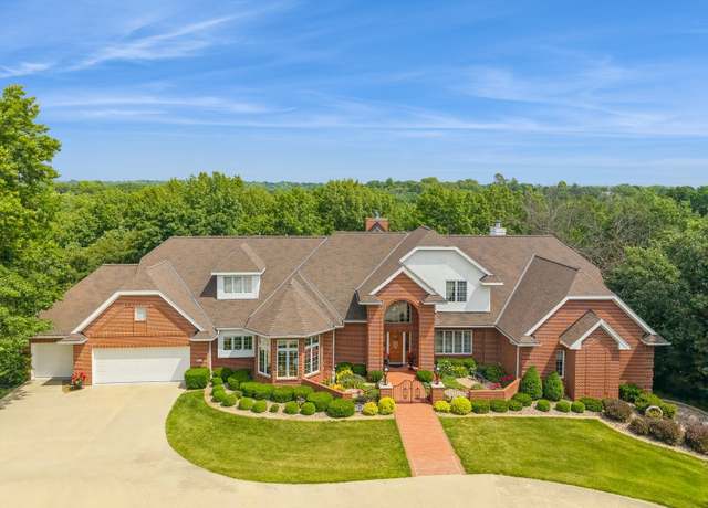 Property at 501 S 33rd St, West Des Moines, IA 50265, 5 beds, 5 baths