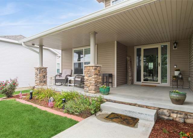 Property at 14335 Aurora Ave, Urbandale, IA 50323, 4 beds, 3 baths