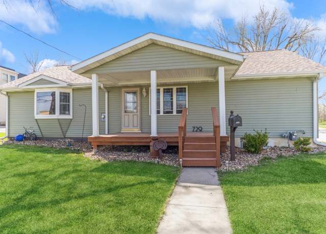 Property at 729 N E St, Oskaloosa, IA 52577, 2 beds, 1 bath