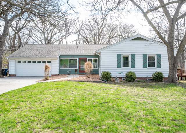 Property at 693 61st St, Des Moines, IA 50312, 3 beds, 1.5 baths