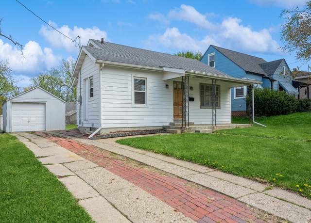 Property at 3927 13th St, Des Moines, IA 50313, 2 beds, 1 bath