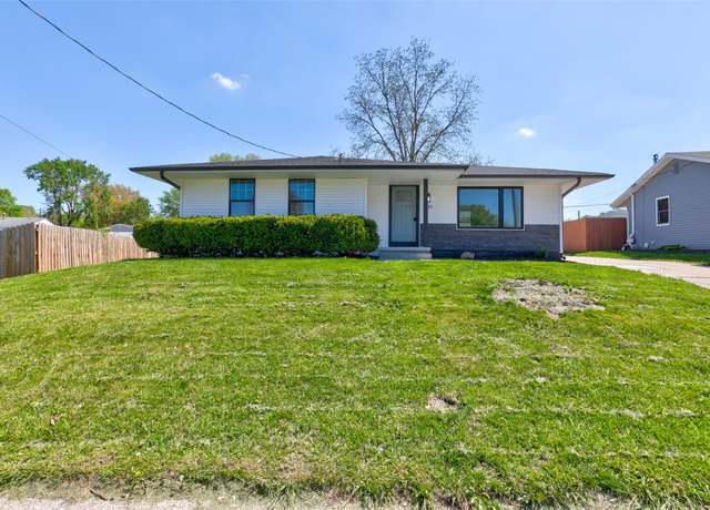 Property at 2923 E 40th St, Des Moines, IA 50317, 4 beds, 2.5 baths