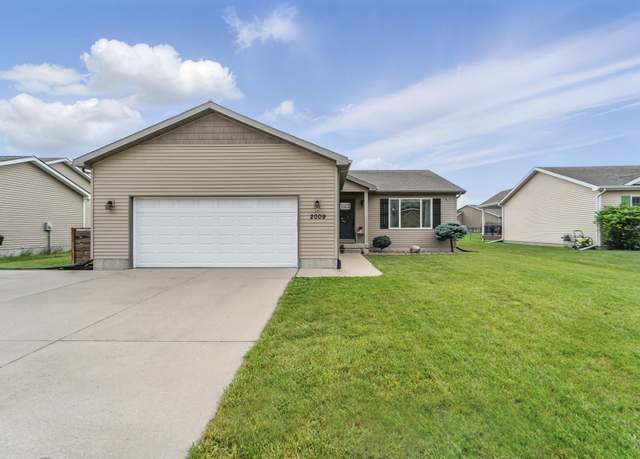 Property at 2009 NW Boulder Ridge Ln, Ankeny, IA 50023, 4 beds, 3 baths