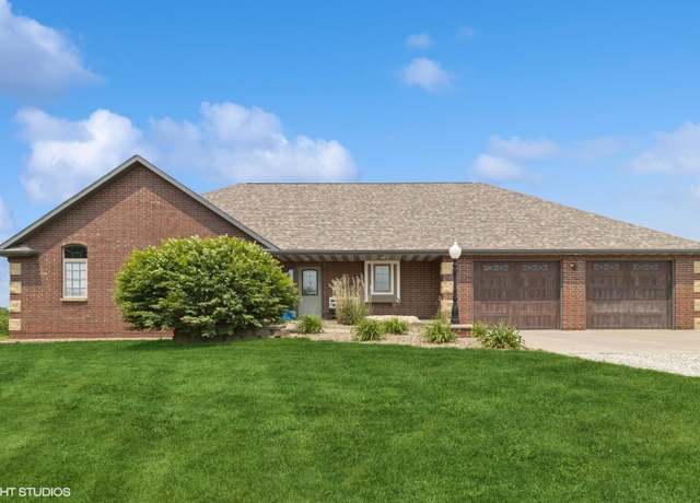 Property at 1191 Illinois Dr, Knoxville, IA 50138, 4 beds, 3.5 baths