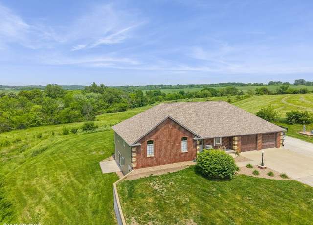 Property at 1191 Illinois Dr, Knoxville, IA 50138, 4 beds, 3.5 baths