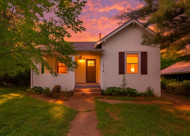 Property at 1418 33rd St, Des Moines, IA 50311, 3 beds, 1 bath