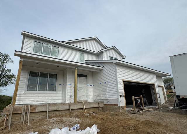 Property at 301 S Walnut Dr, Norwalk, IA 50211, 4 beds, 2.5 baths
