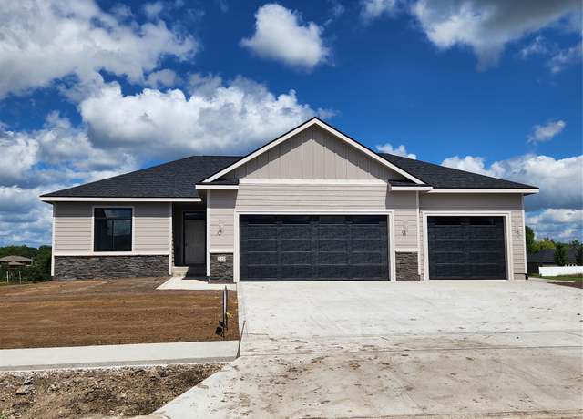 Property at 530 Walnut Dr, Huxley, IA 50124, 4 beds, 3 baths