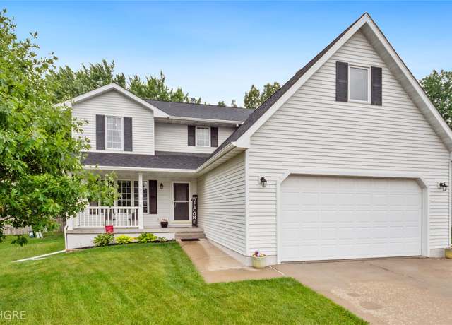 Property at 1105 E Henderson Pl, Indianola, IA 50125, 4 beds, 3 baths