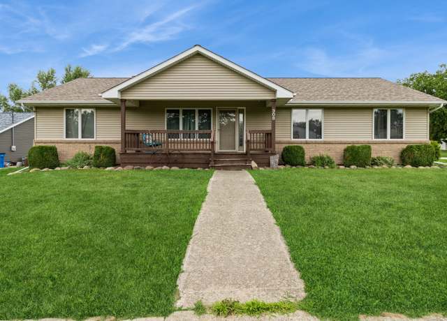 Property at 308 S 3rd St, Milo, IA 50166, 4 beds, 3 baths