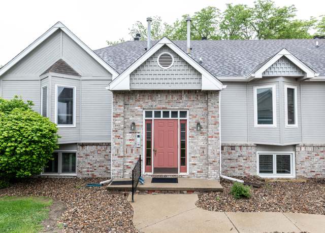 Property at 8144 Dellwood Dr, Urbandale, IA 50322, 2 beds, 2 baths