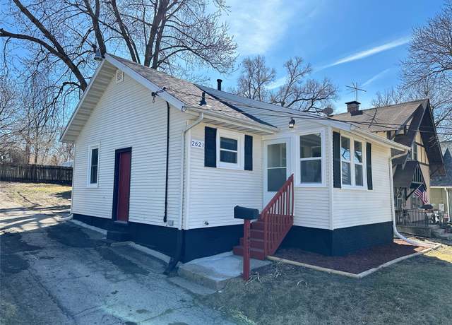 Property at 2621 Cornell St, Des Moines, IA 50313, 3 beds, 1 bath