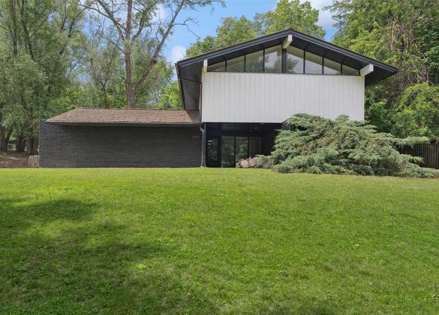 Property at 1808 80th St, Windsor Heights, IA 50324, 4 beds, 2.5 baths