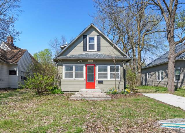 Property at 1422 31st St, Des Moines, IA 50311, 2 beds, 1 bath