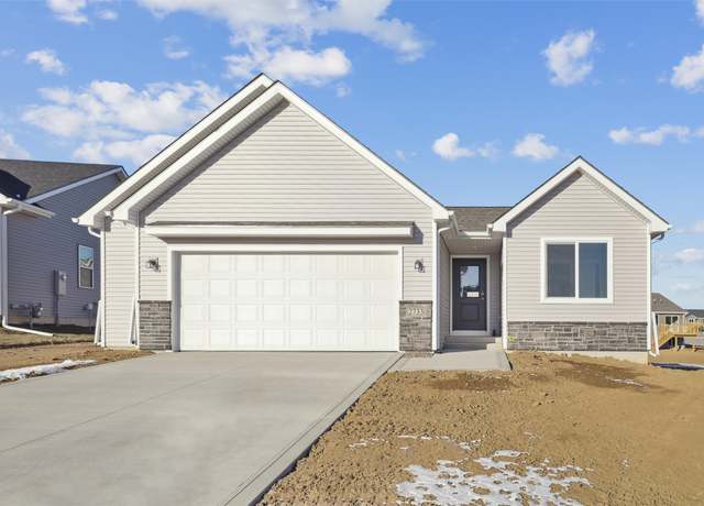 Property at 2733 Pilgrim Dr SW, Altoona, IA 50009, 2 beds, 3 baths