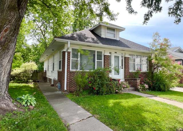 Property at 702 W 6th St S, Newton, IA 50208, 2 beds, 1 bath