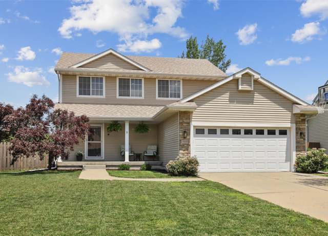 Property at 15605 Aurora Ave, Urbandale, IA 50323, 4 beds, 2.5 baths