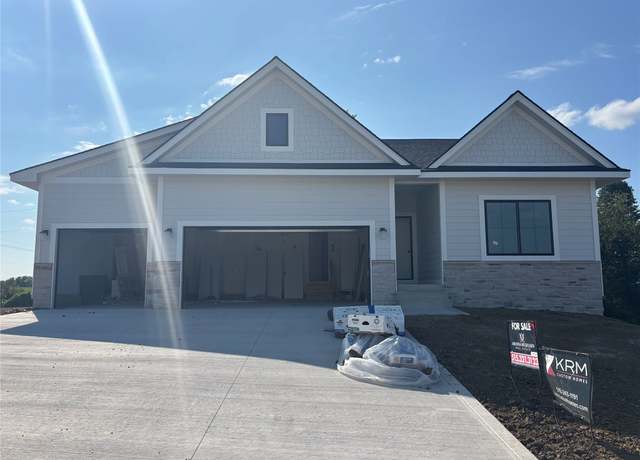 Property at 1617 Silver Maple Dr, Norwalk, IA 50211, 5 beds, 3 baths