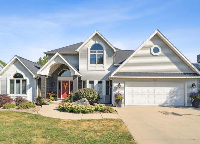 Property at 1004 Big Rock Park Rd, Pella, IA 50219, 4 beds, 3.5 baths