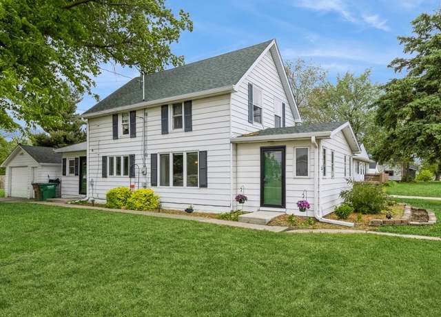 Property at 206 5th Ave SW, Altoona, IA 50009, 4 beds, 1 bath