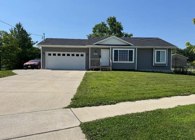 Property at 2625 Easton Blvd, Des Moines, IA 50317, 4 beds, 3 baths