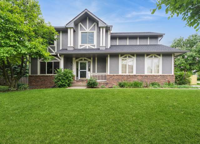 Property at 2230 NW 138th St, Clive, IA 50325, 5 beds, 3.5 baths