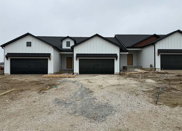 Property at 2010 Ammann Dr, Adel, IA 50003, 4 beds, 3 baths