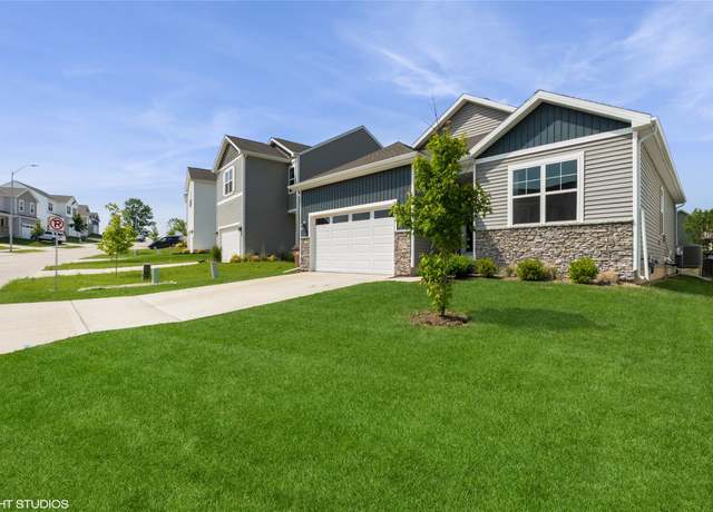 Property at 1235 Meadow View Dr, Carlisle, IA 50047, 3 beds, 2 baths