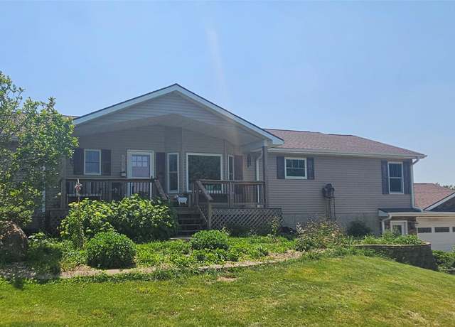 Property at 1634 170th St, Winterset, IA 50273, 4 beds, 3 baths