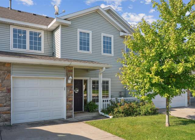 Property at 2100 Meadow Chase Ln #607, Des Moines, IA 50320, 2 beds, 2.5 baths