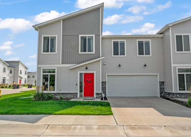Property at 327 NE Quail Dr, Waukee, IA 50263, 3 beds, 2.5 baths