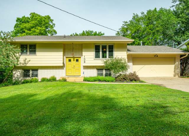 Property at 108 56th St, Des Moines, IA 50312, 4 beds, 2 baths