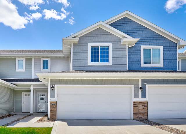 Property at 209 Pin Oak Ct, Norwalk, IA 50211, 3 beds, 2.5 baths