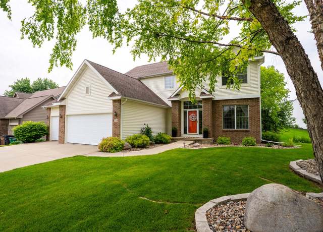Property at 748 76th St, West Des Moines, IA 50266, 5 beds, 2.5 baths