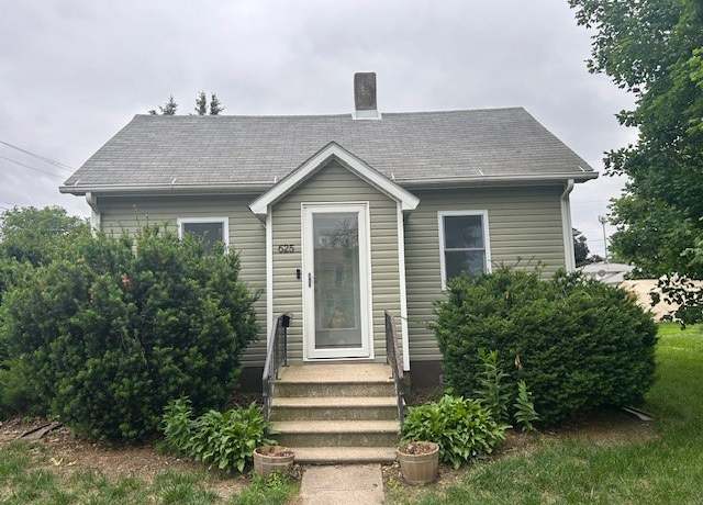 Property at 625 1st St, Traer, IA 50675, 2 beds, 1 bath