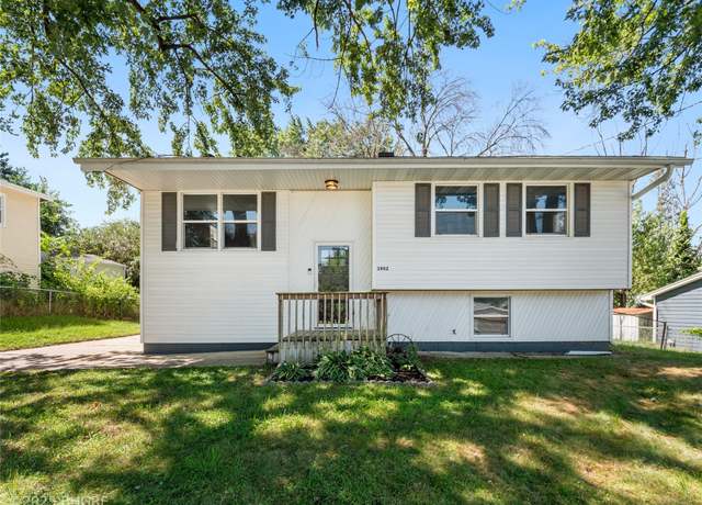 Property at 3902 E 40th St, Des Moines, IA 50317, 5 beds, 1 bath