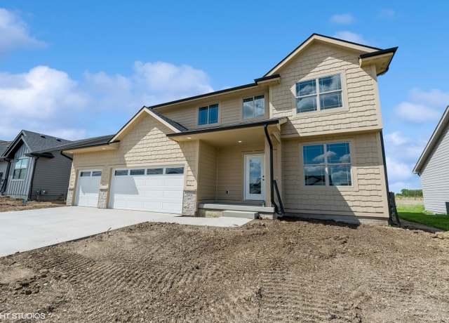 Property at 285 NW Ashley Ave, Waukee, IA 50263, 4 beds, 2.5 baths