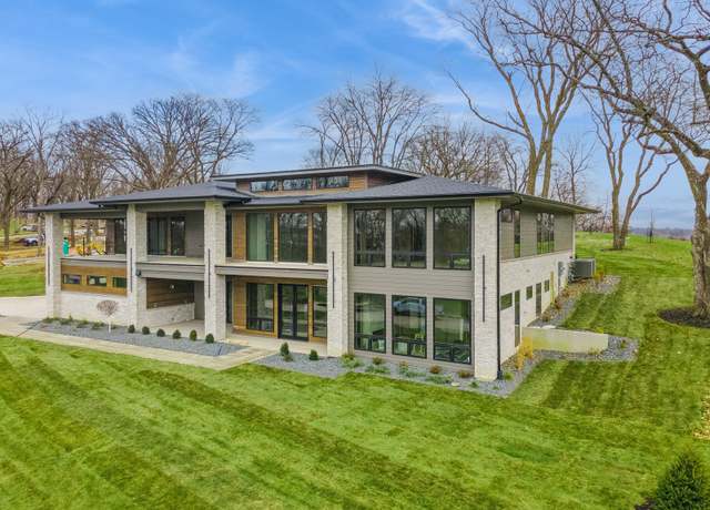 Property at 1576 S Stonewood Dr, West Des Moines, IA 50266, 5 beds, 6 baths