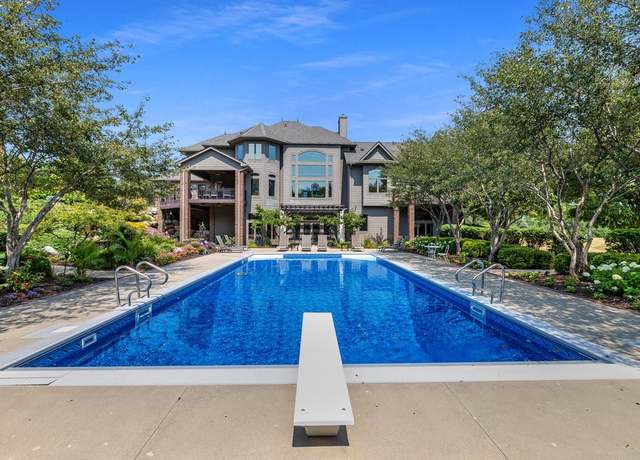 Property at 7580 NW 100th St, Johnston, IA 50131, 5 beds, 5.5 baths